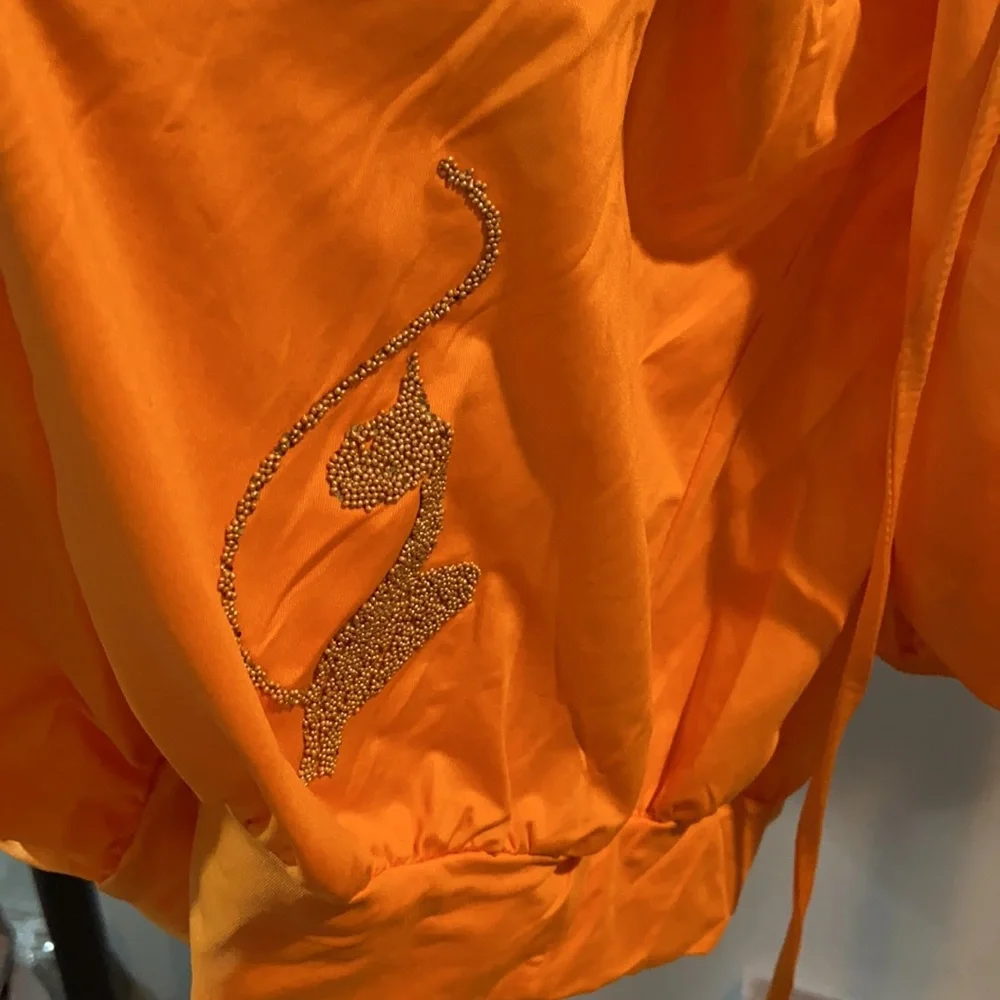 Top - Picture 2 of 4